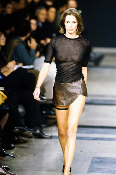 Look 3